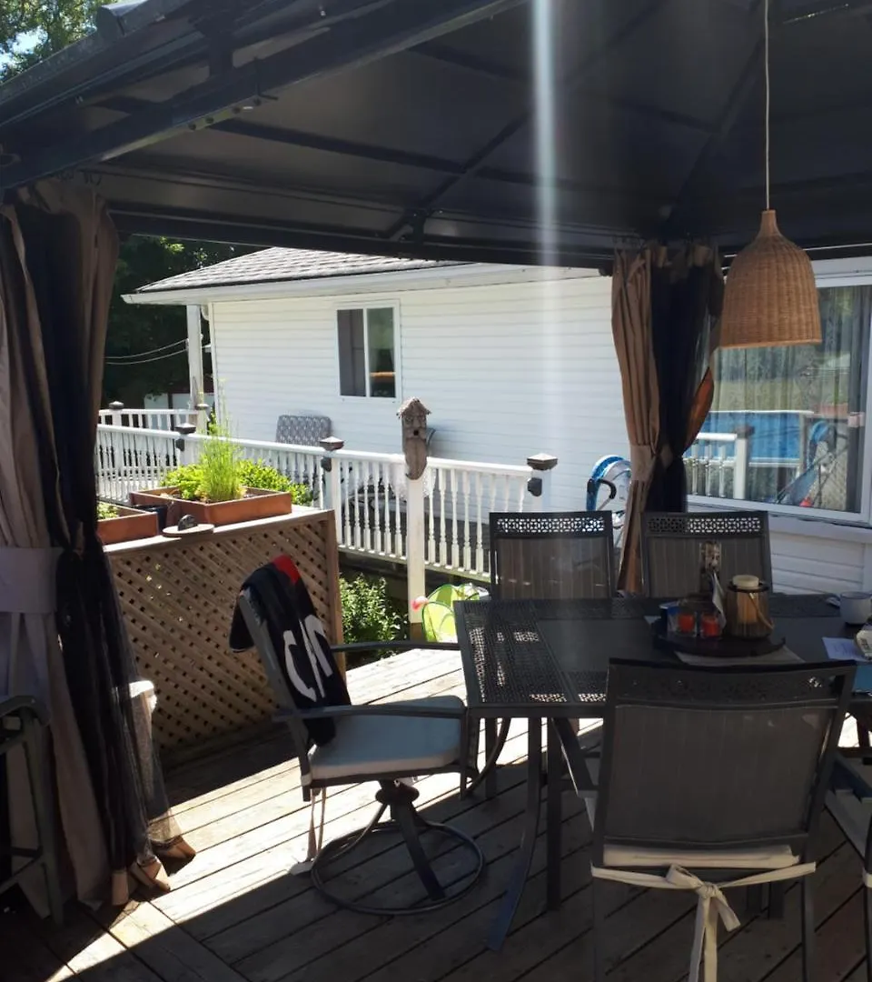 Utica Guest House Toronto