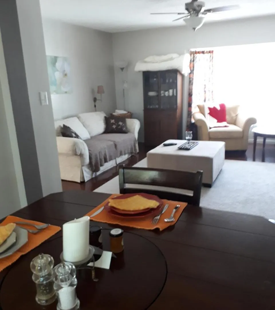 Utica Guest House Toronto